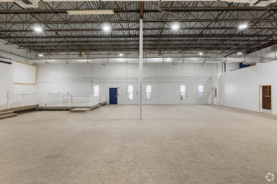 More Photos Of 2480 W 82nd St, Hialeah Warehouse For Lease