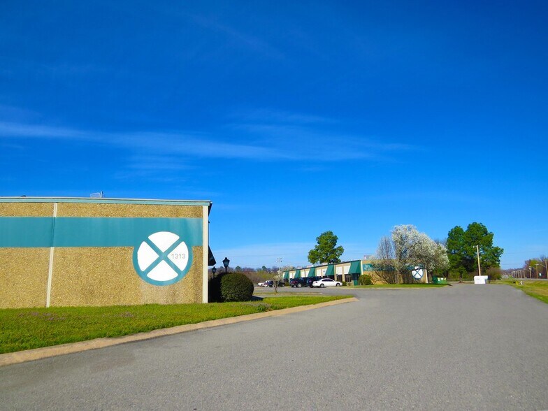 More Photos Of 1305 N Hills Blvd, North Little Rock Unknown For Lease