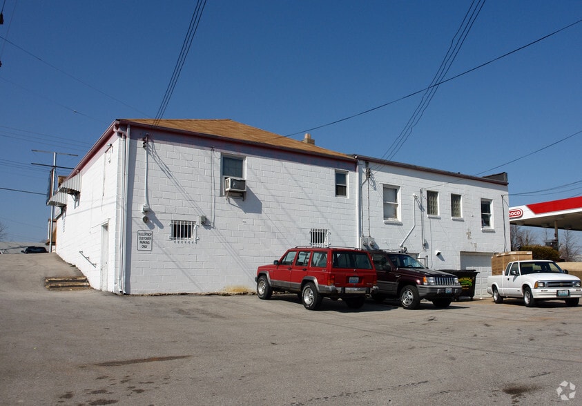 More Photos Of 940-944 Lemay Ferry Rd, Saint Louis Storefront For Lease