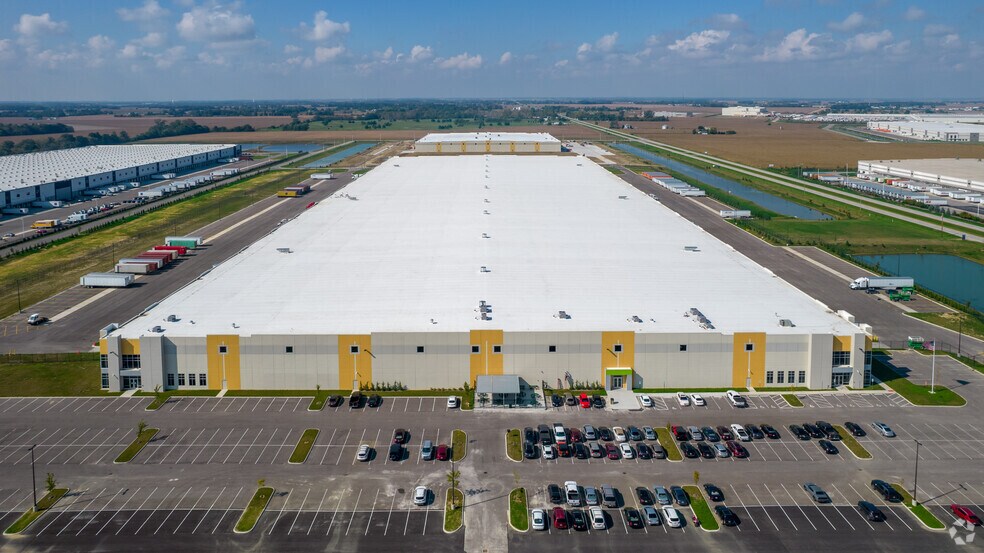 More Photos Of 1020 Enterprise Pkwy, West Jefferson Distribution For Lease