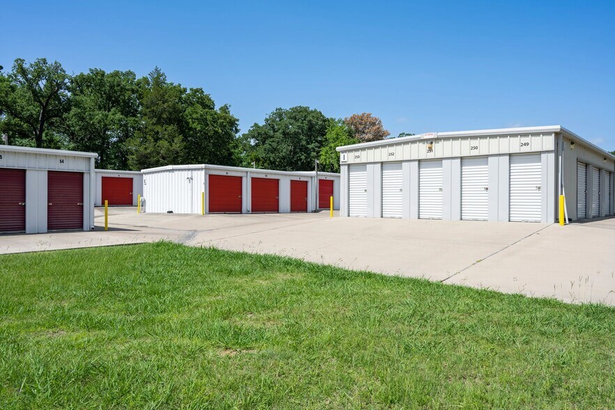 More Photos Of 20904 Hwy 155 S, Flint Self Storage For Sale