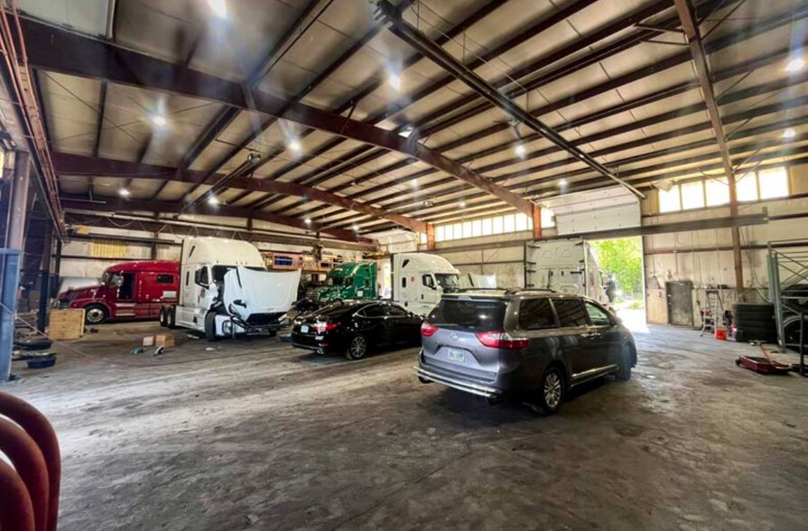 More Photos Of 11111 Guard Ln, North Bend Manufacturing For Lease