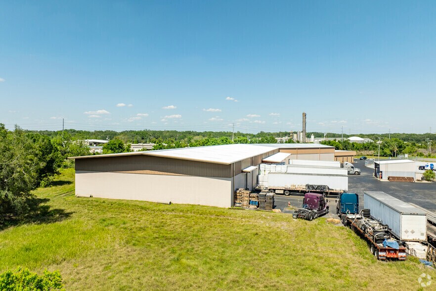 More Photos Of 101 Wayne Pl, Tampa Warehouse For Lease