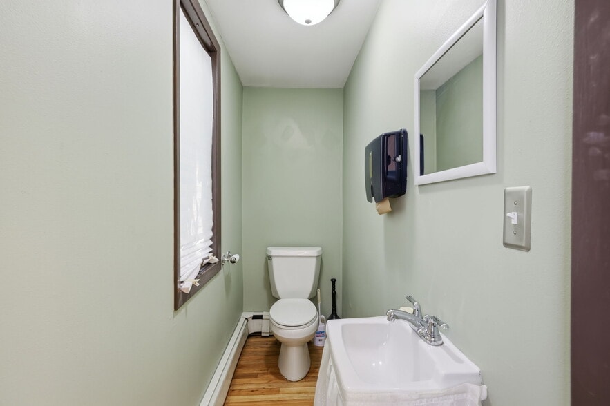 More Photos Of 168 White Horse Ave, Hamilton Office For Sale