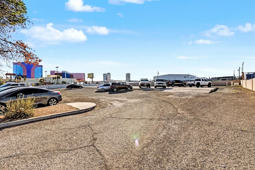 More Photos Of 3635 Polaris Ave, Las Vegas Industrial For Lease