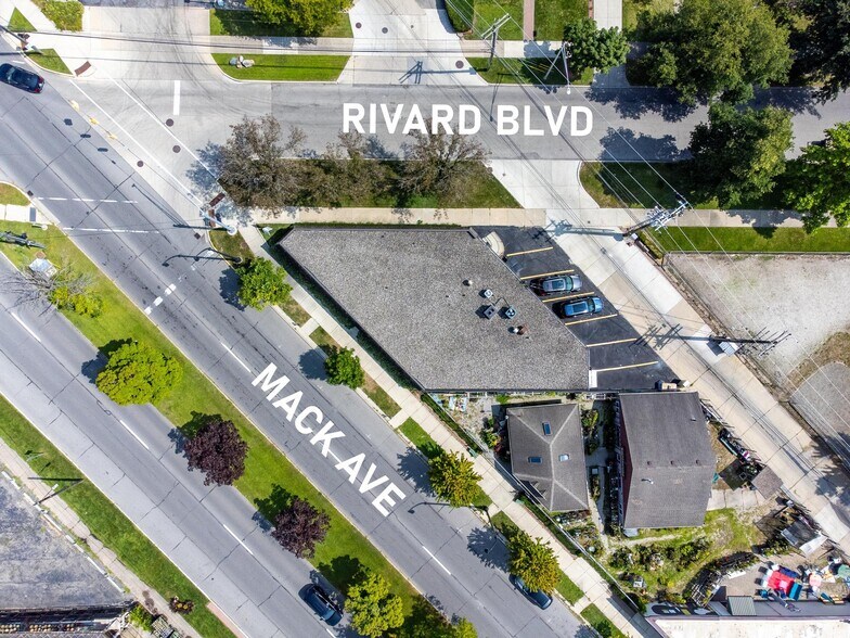 More Photos Of 17770 Mack Ave, Grosse Pointe Medical For Lease