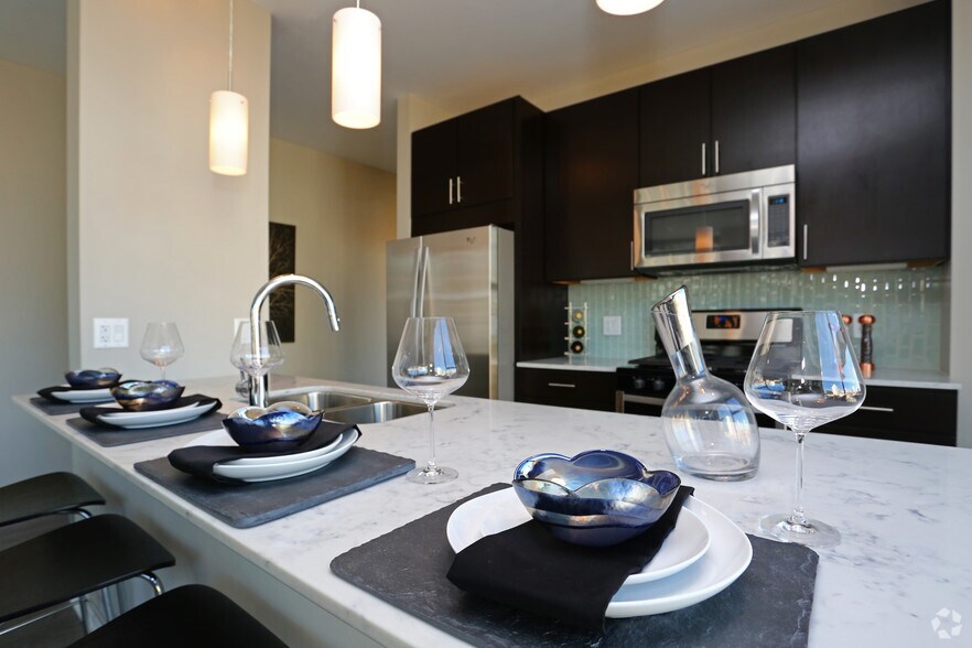 More Photos Of 123 N Desplaines St, Chicago Apartments For Lease