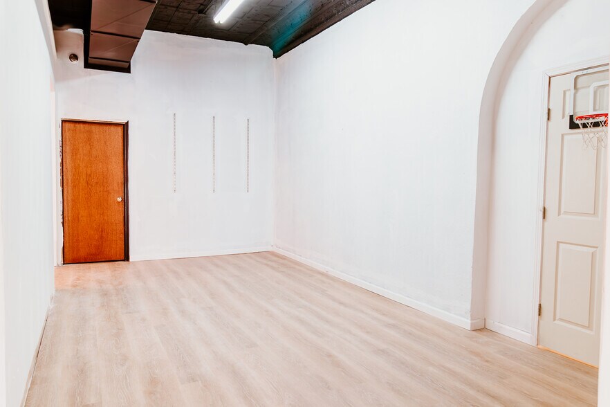 More Photos Of 10 S Silver St, Paola Office For Sale