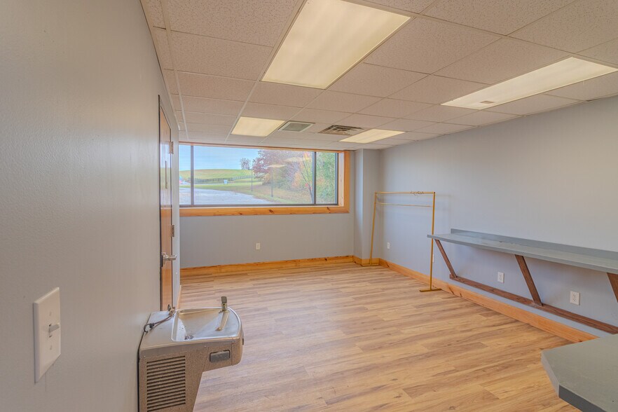 More Photos Of 87 Carpenter Dr, Annville Warehouse For Lease
