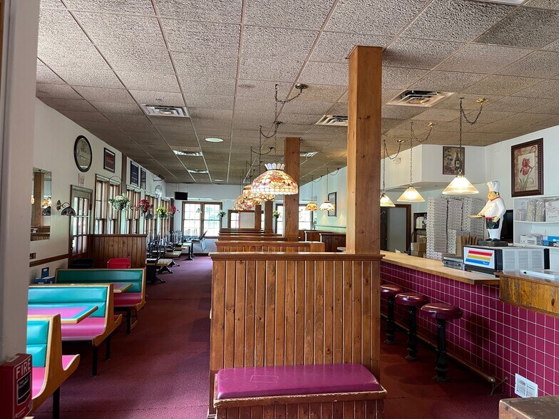 More Photos Of 20 Main St, Henniker Restaurant For Sale