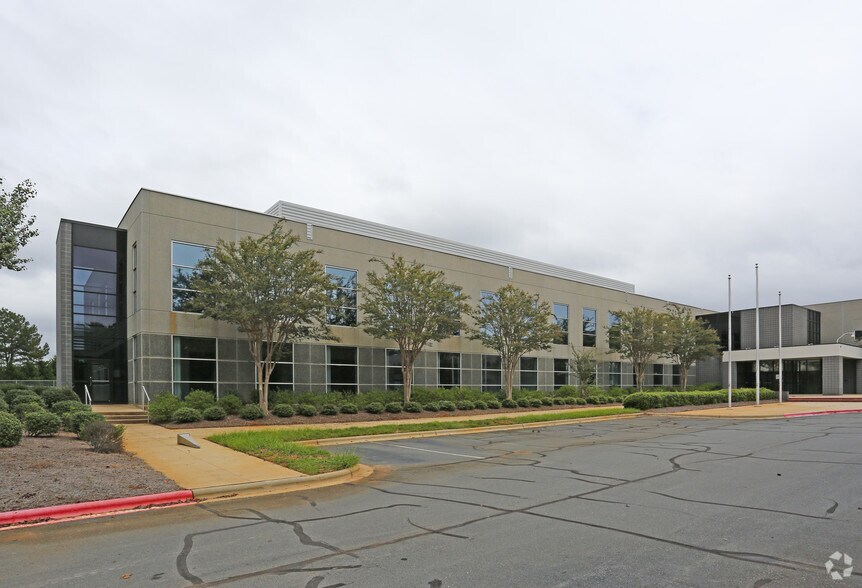 More Photos Of 1800 Overview Dr, Rock Hill Warehouse For Lease