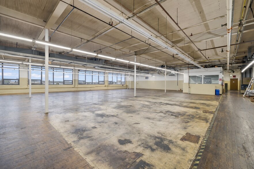More Photos Of 735 Allens Ave, Providence Manufacturing For Lease