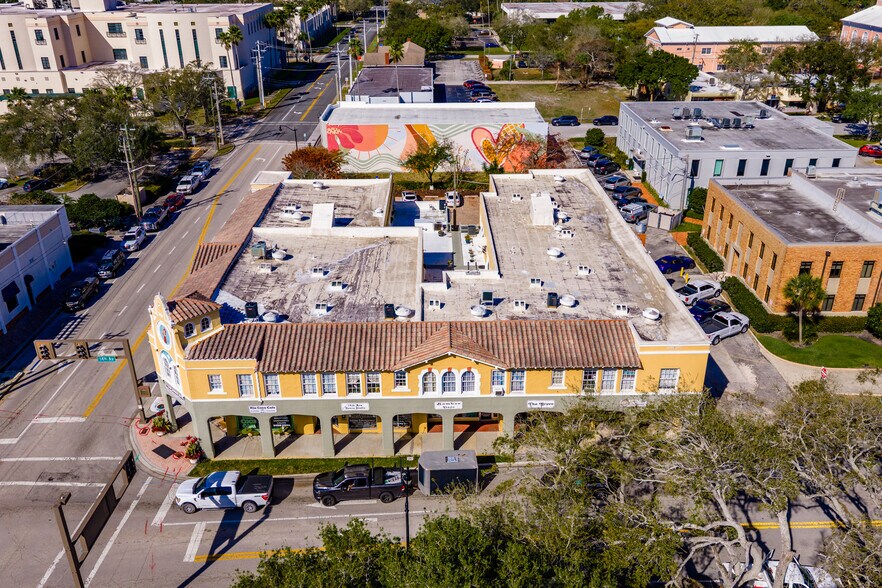 More Photos Of 2111 14th Ave, Vero Beach General Retail For Lease