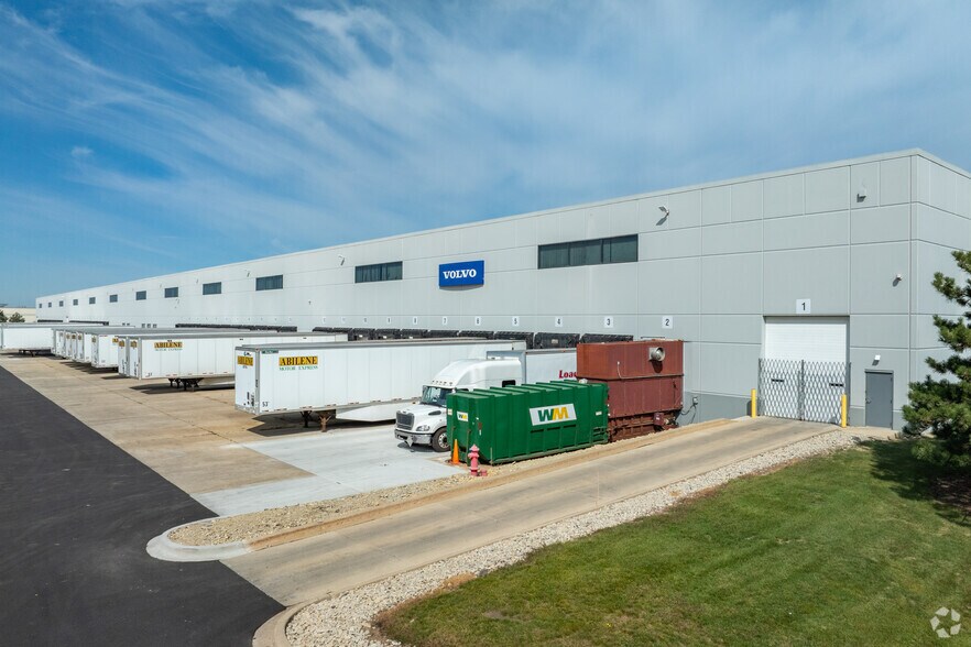 More Photos Of 3900 Rock Creek Blvd, Joliet Warehouse For Lease