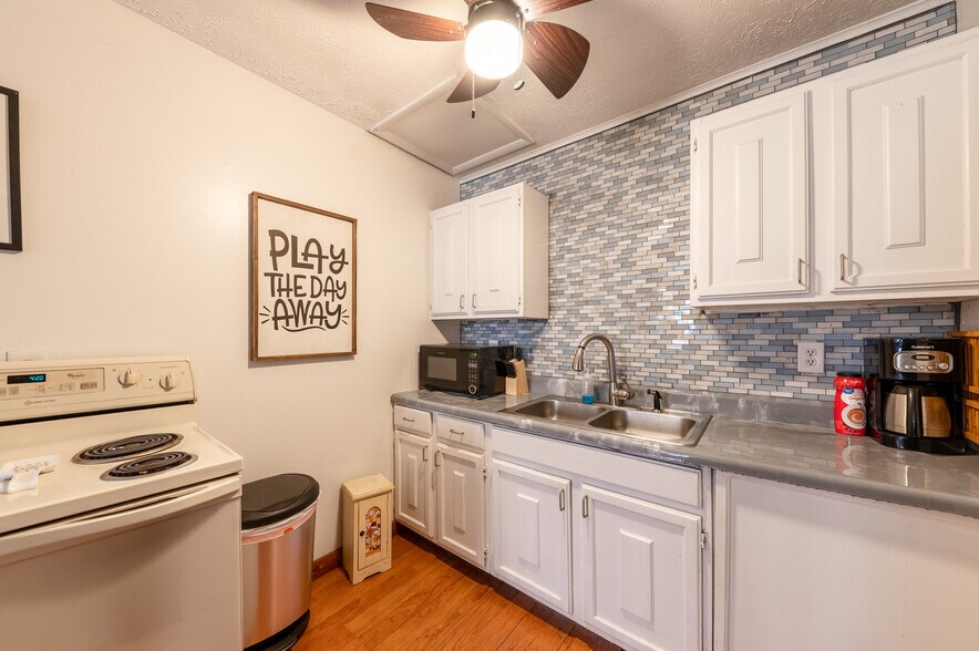 More Photos Of 309 Keller Ave, Fayetteville Storefront Retail Office For Sale