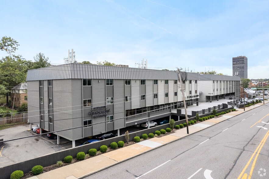 More Photos Of 7700-7750 Clayton Rd, Richmond Heights Office For Sale