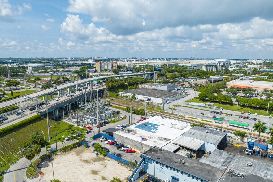 More Photos Of 1111 SE 14th St, Miami Manufacturing For Sale