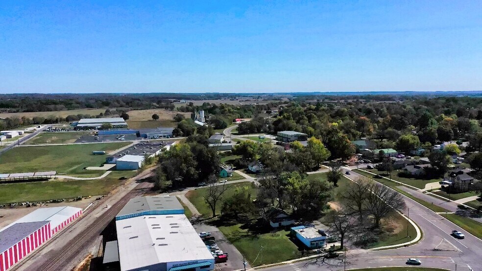 More Photos Of 134 N Howell Ave, West Plains Industrial For Sale