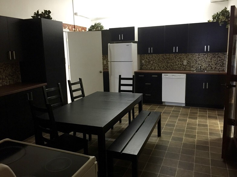 More Photos Of 3461 E North Union Rd, Bay City Office For Lease