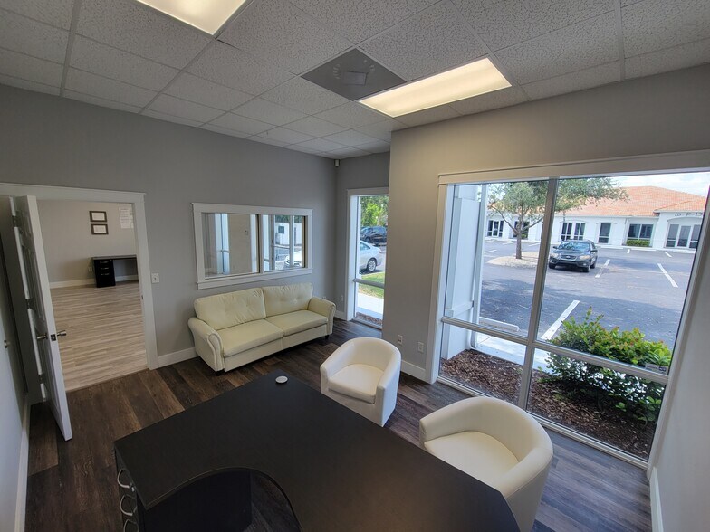 More Photos Of 9405 Cypress Lake Dr, Fort Myers Medical For Lease