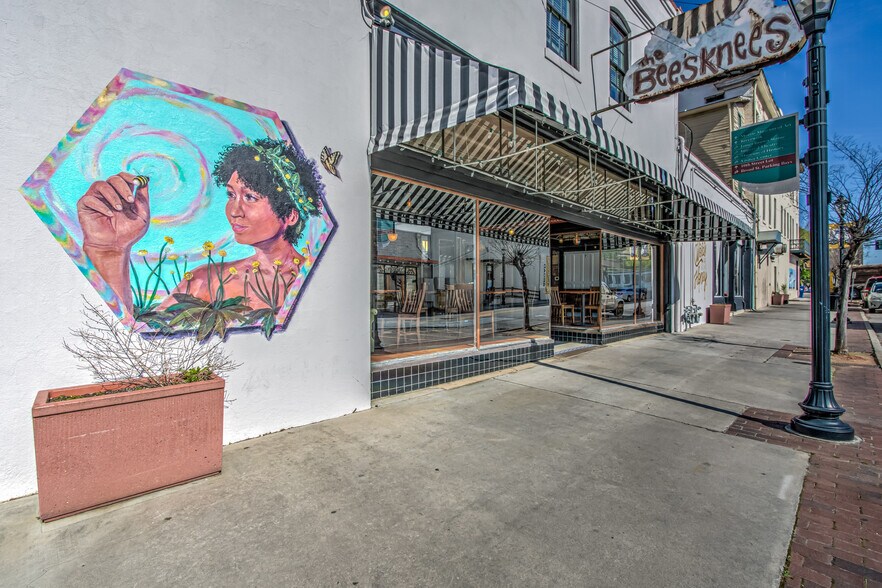 More Photos Of 215 10th St, Augusta General Retail For Sale