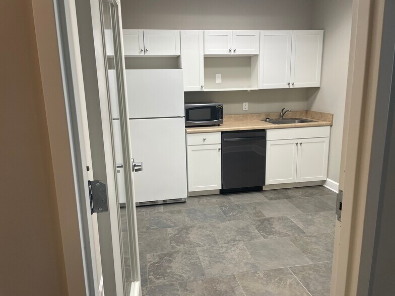 More Photos Of 320 1st St N, Jacksonville Beach Office Residential For Sale