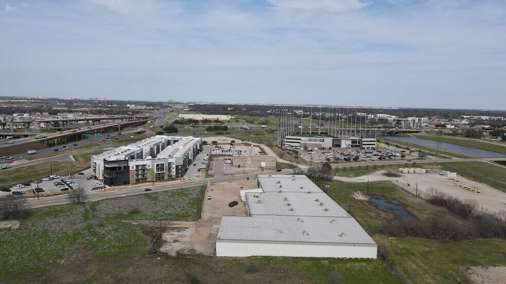 More Photos Of 2020 E 4th St, Fort Worth Warehouse For Sale