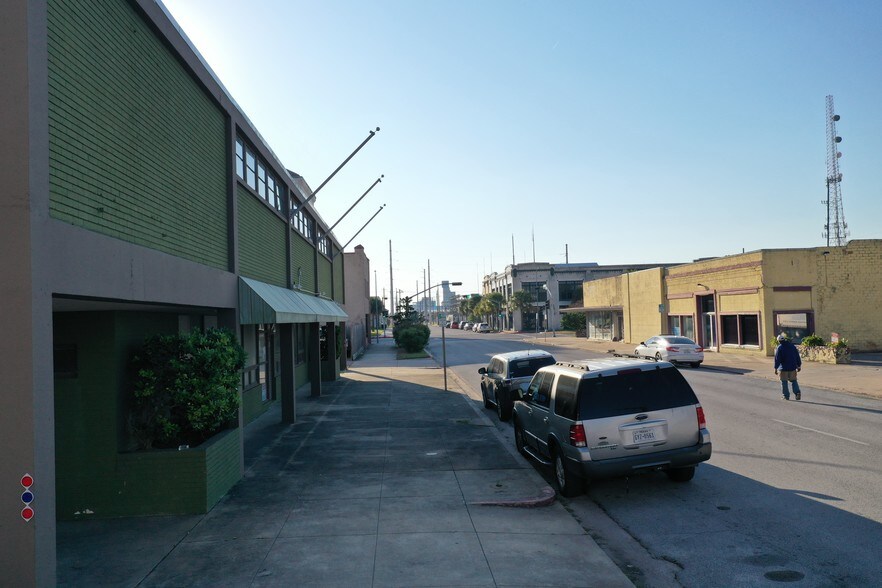 More Photos Of 2415 Church St, Galveston Light Distribution For Lease