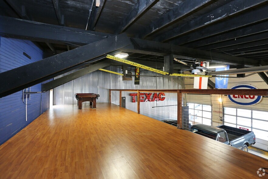 More Photos Of 1828 Franklin St, Bellingham Showroom For Sale