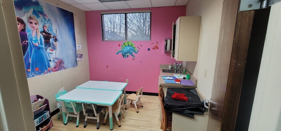 More Photos Of 6572 River Park Dr, Riverdale Coworking Space