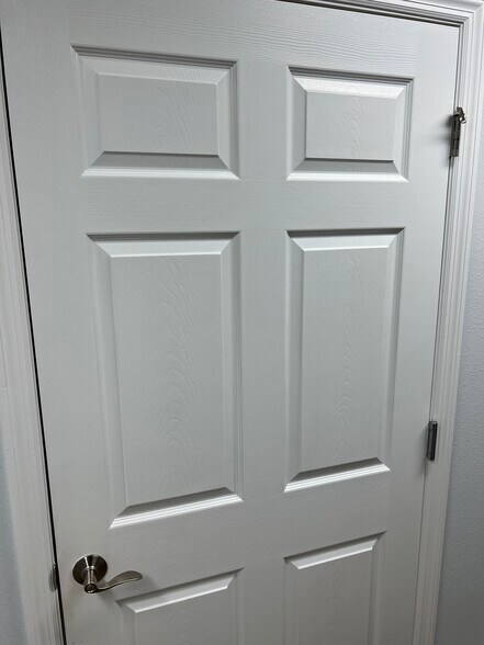 More Photos Of 1104 Kyle Wood Ln, Brandon Medical For Sale