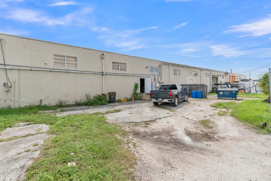 More Photos Of 821-841 NW 57th Pl, Fort Lauderdale Manufacturing For Lease