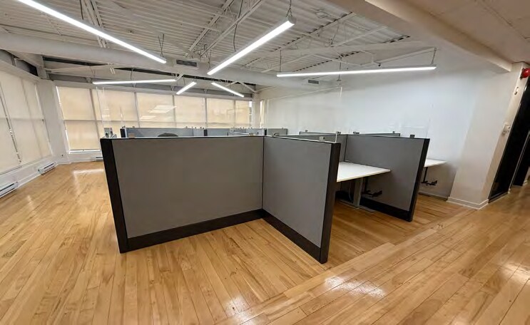 More Photos Of 21-23 Kodiak Cres, Toronto Warehouse For Lease