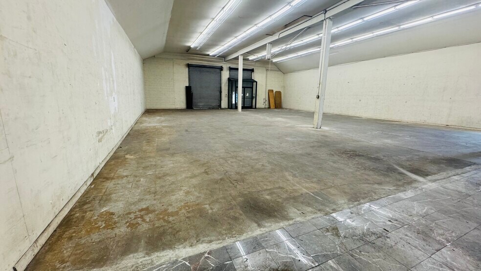 More Photos Of 365-369 S Central Ave, Los Angeles Warehouse For Lease