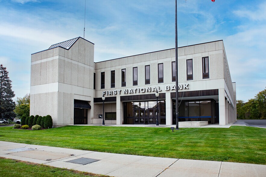 More Photos Of 120 Erie Blvd, Schenectady Bank For Lease