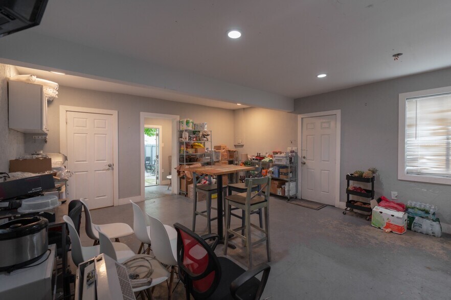 More Photos Of 1652 SW 8th St, Miami Restaurant For Sale