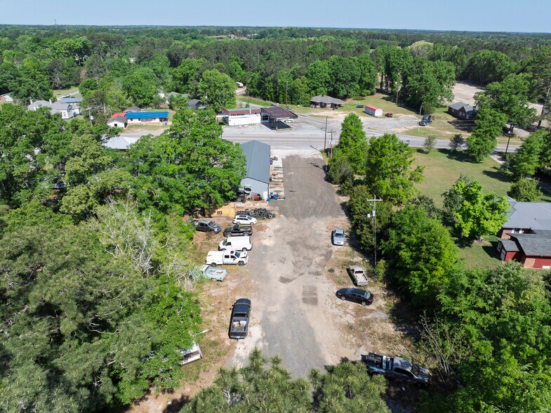 More Photos Of 508 Travis Ave, Saluda Auto Repair For Sale