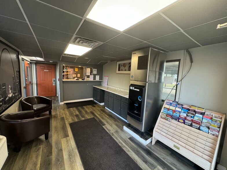 More Photos Of 1100 Lumiere Place Blvd, Saint Louis Hotel For Sale