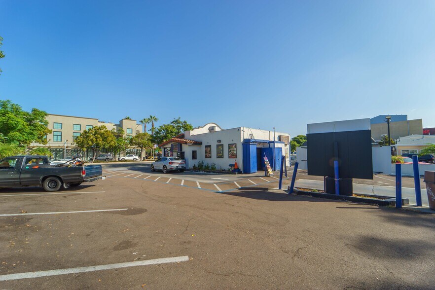 More Photos Of 719 W Washington St, San Diego Fast Food For Sale