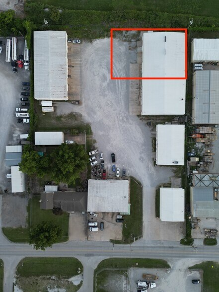 More Photos Of 1120 W 41st St, Tulsa Warehouse For Lease