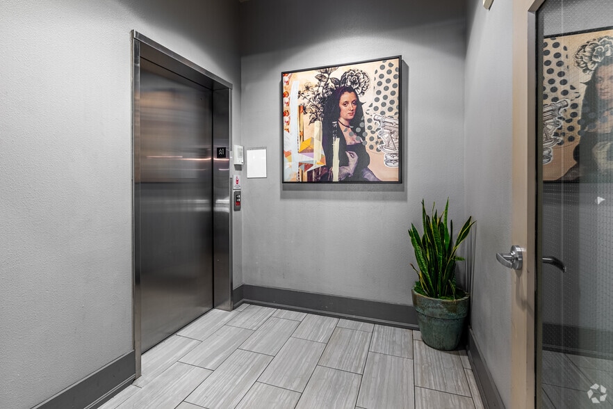 More Photos Of 1102 NW Lovejoy St, Portland Apartments For Lease