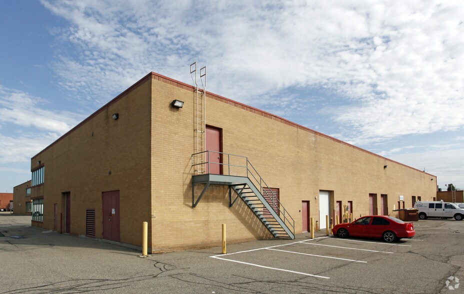 More Photos Of 6740 Davand Dr, Mississauga Warehouse For Lease