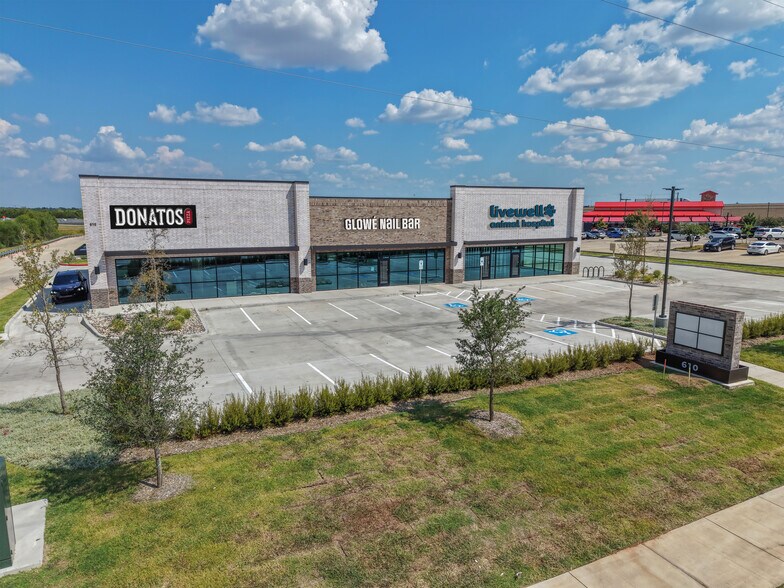More Photos Of 610 S Crawford Dr, Fate Restaurant For Sale