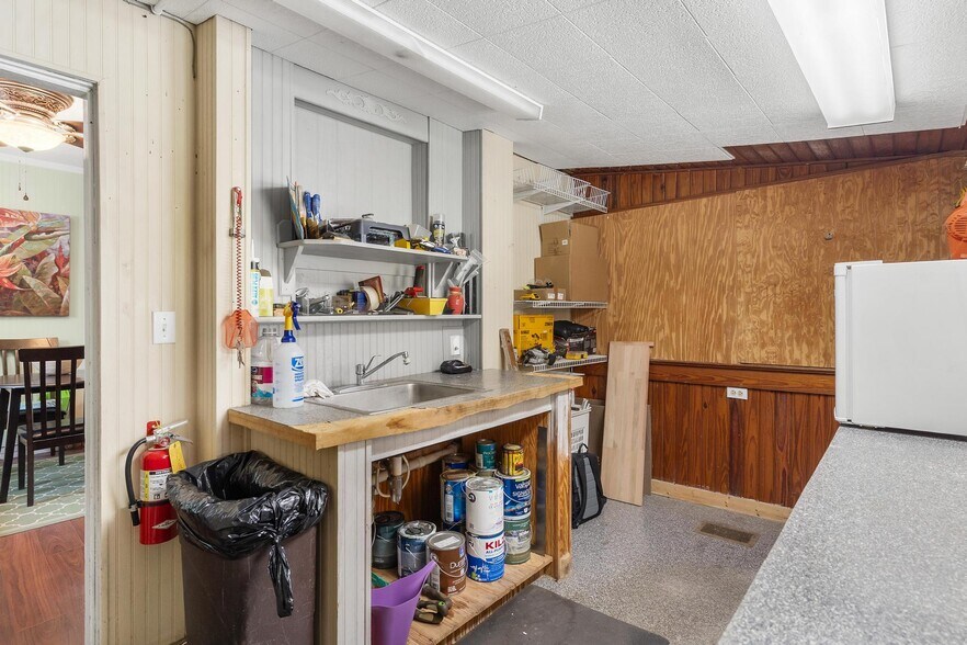 More Photos Of 1024 W Main St, Leesburg Storefront Retail Residential For Sale