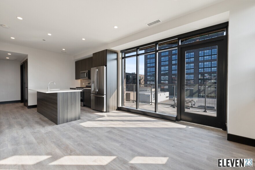 More Photos Of 1123 W Randolph St, Chicago Apartments For Lease