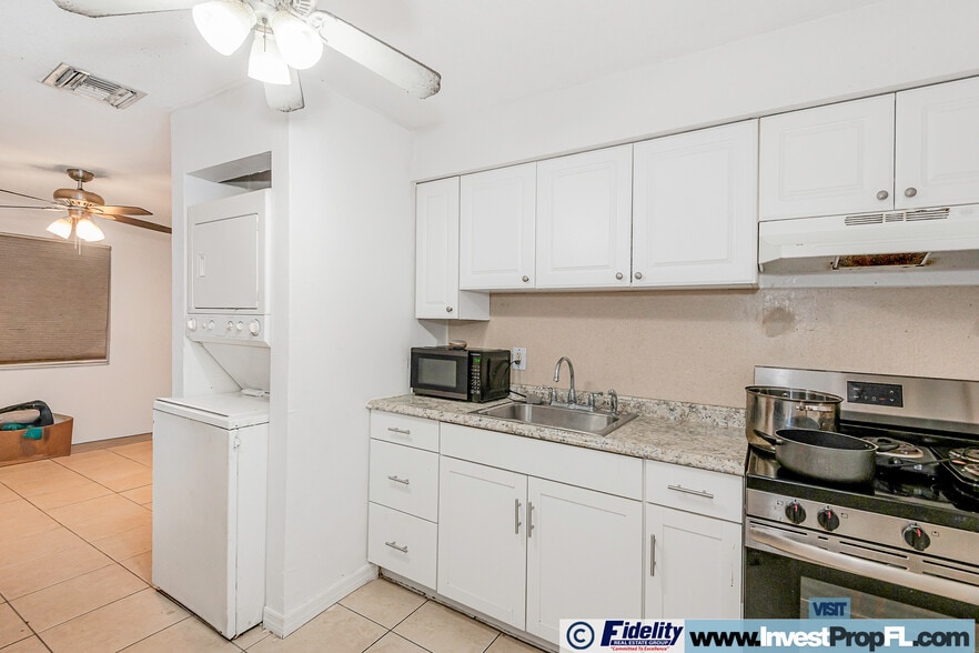 More Photos Of 404 NE 4th St, Pompano Beach Multifamily For Sale