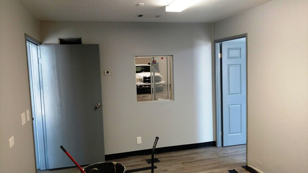 More Photos Of 10722 Trask Ave, Garden Grove Warehouse For Lease