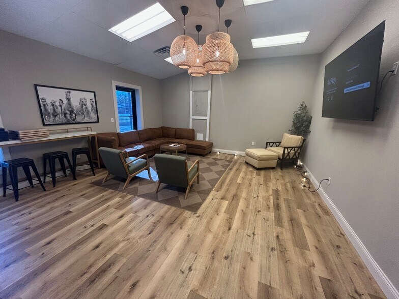 More Photos Of 8133 S State Route 48, Maineville Freestanding For Sale