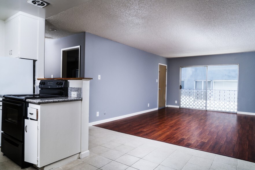 More Photos Of 220 Athol Ave, Oakland Apartments For Sale