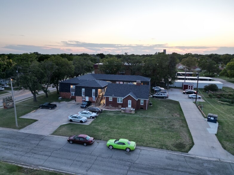 More Photos Of 1220 E Broadway St, Newton Apartments For Sale